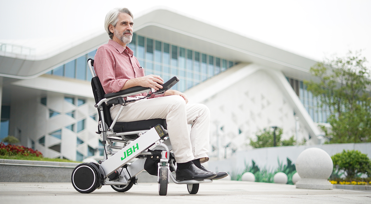 JBH Fauteuil roulant électrique D03