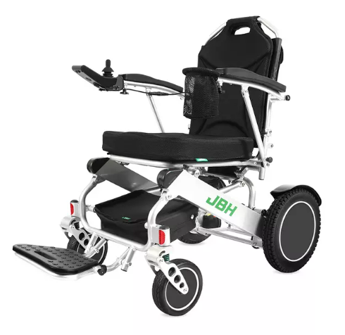 Du sable de plage à la neige : un guide spécifique au terrain pour les fauteuils roulants électriques robustes